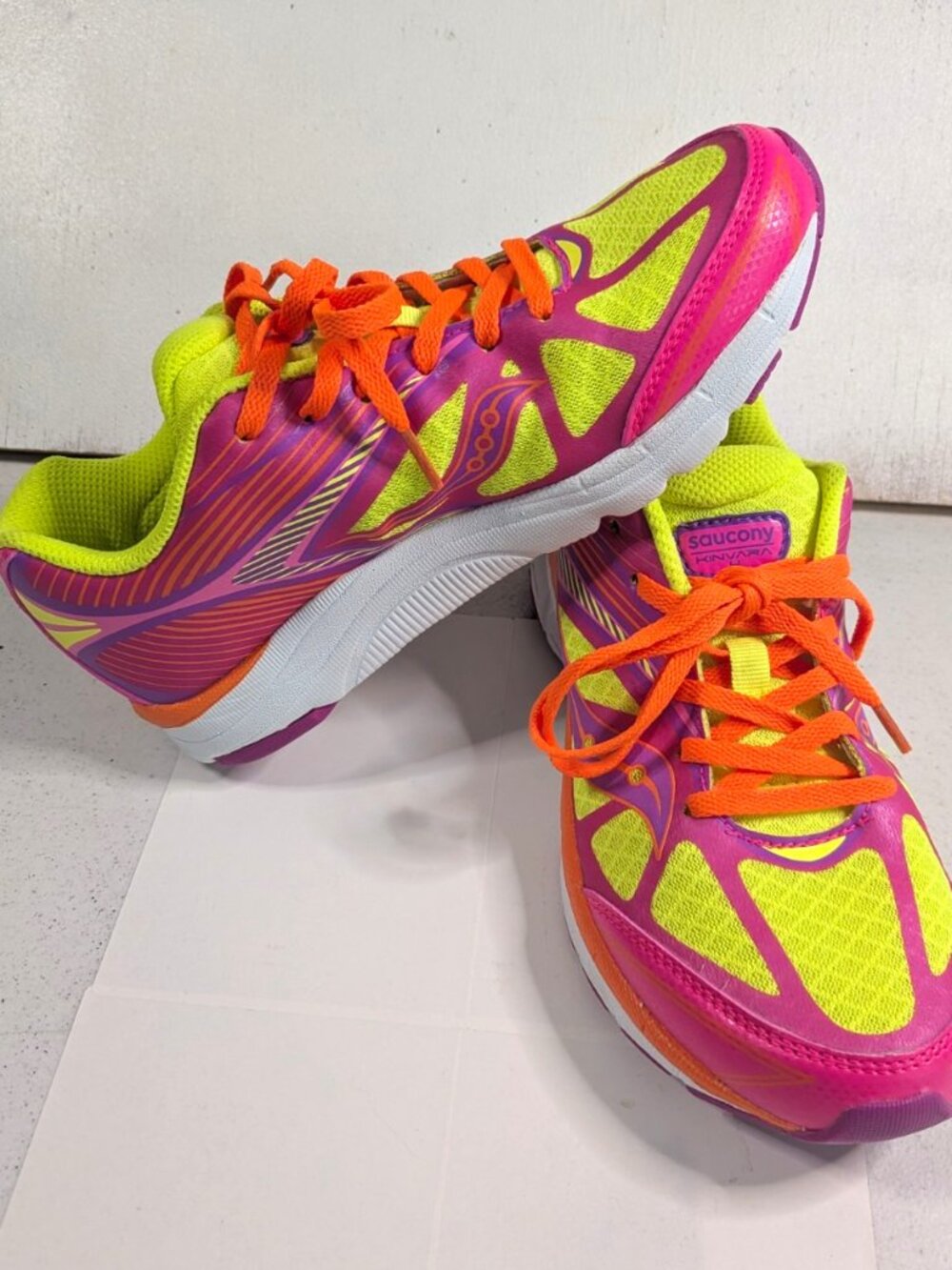 Saucony Kinvara 4 Womens Size 4 Running Shoes Pink Neon Yellow New SY48474